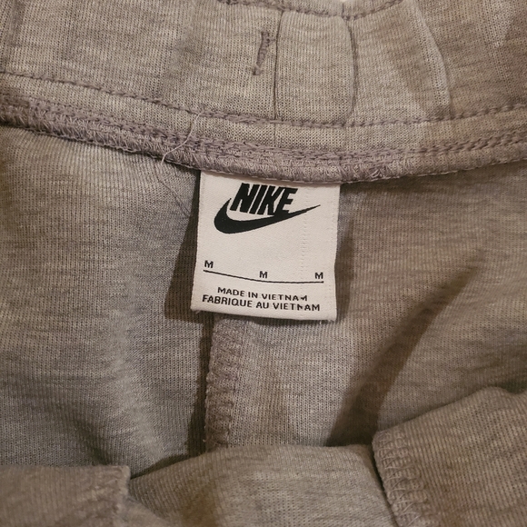 Nike Tech Fleece Joggers - Picture 7 of 10
